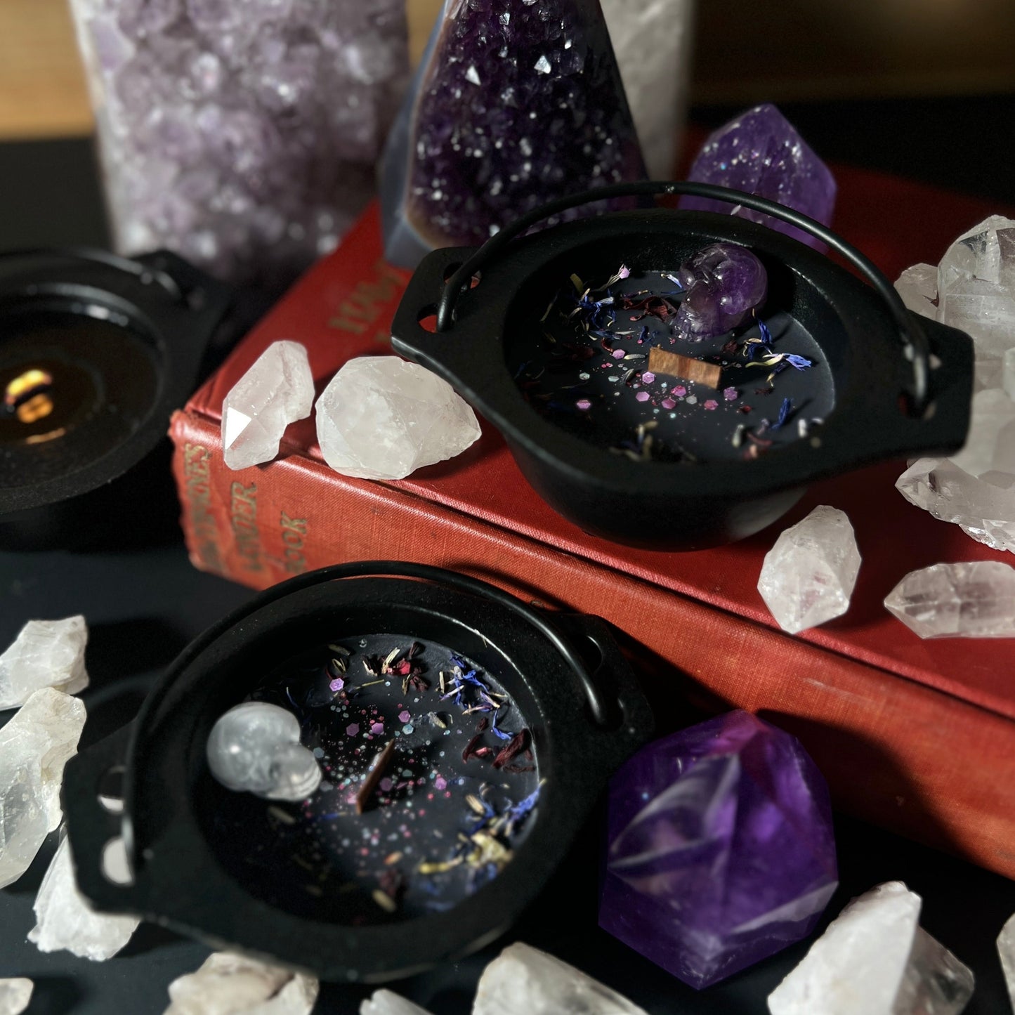 Cauldron Candle - Seance