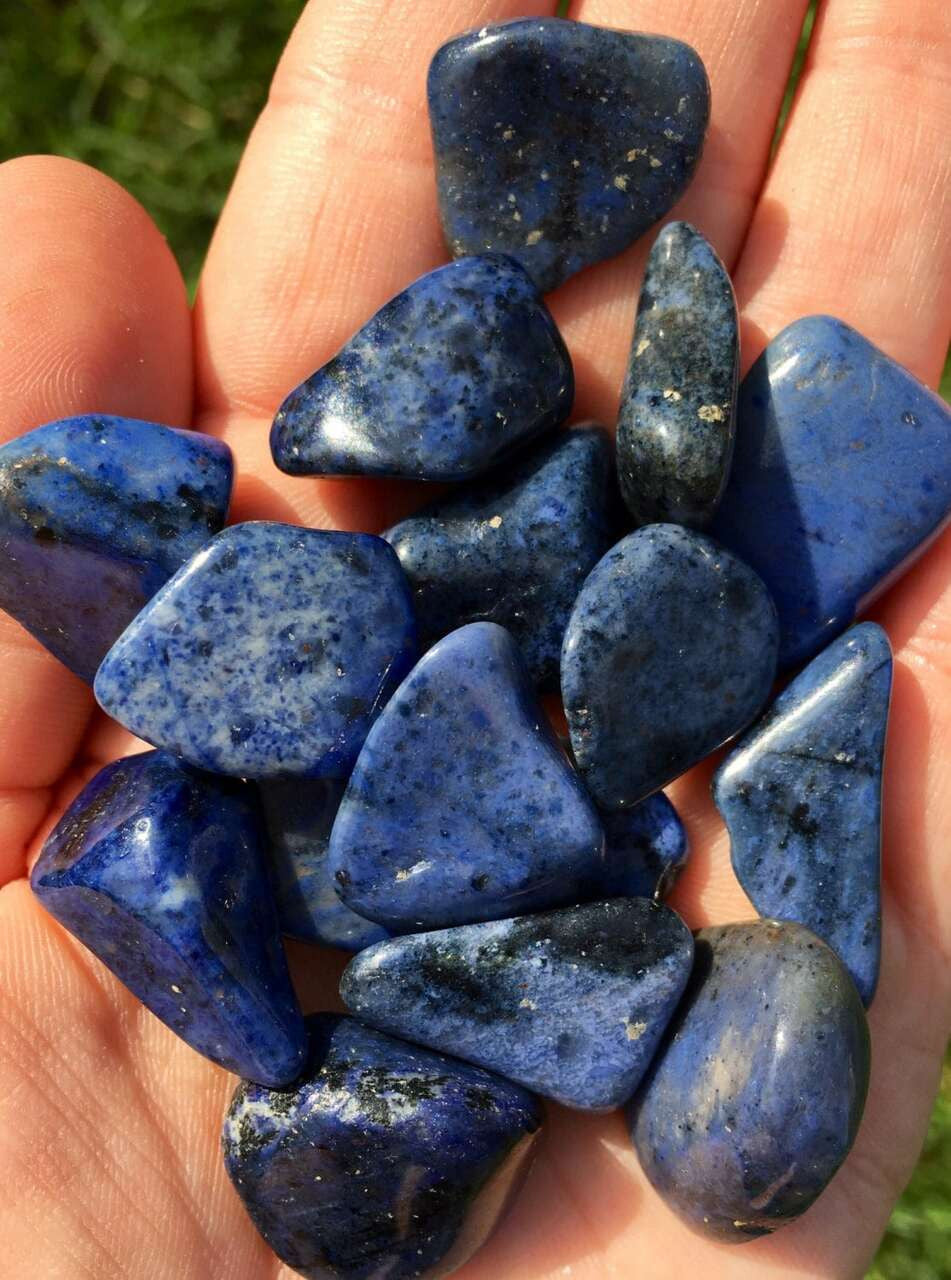 Tumbled Dumortierite