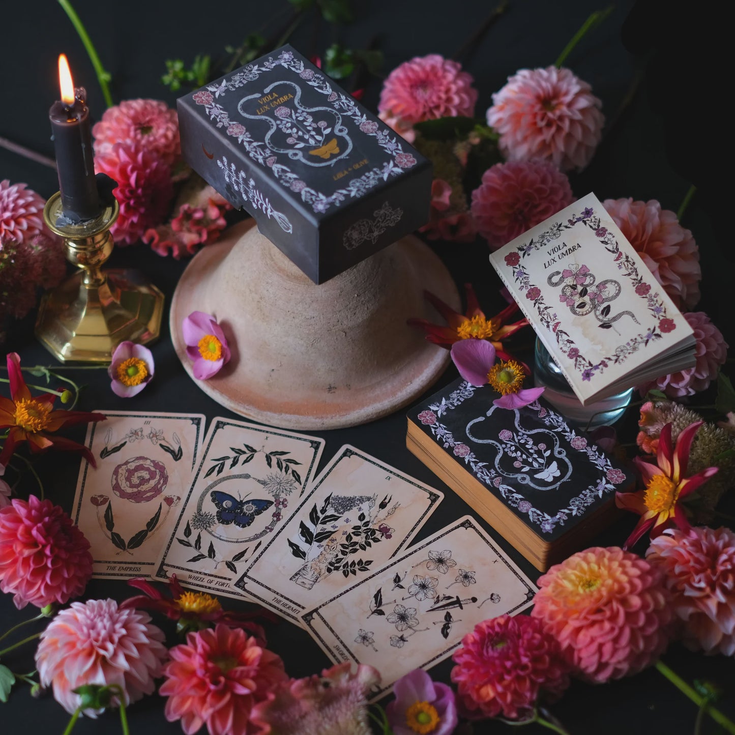 Viola Lux Umbra Tarot