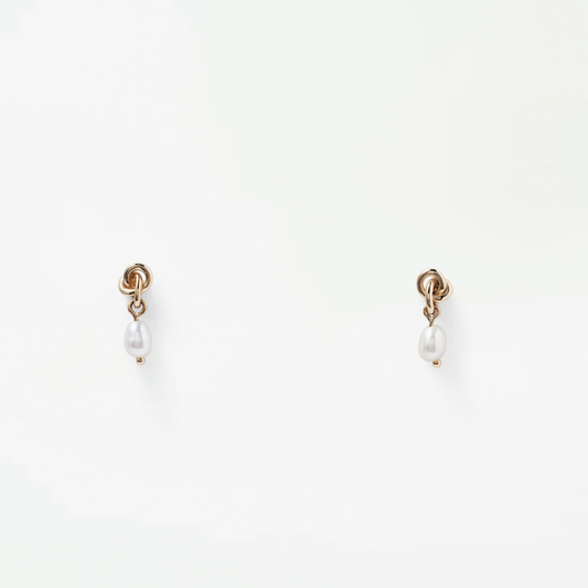 Little Ode Pearl Earrings